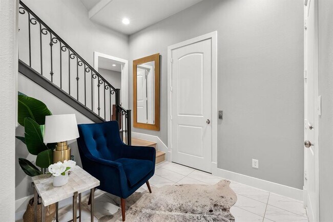 Building Photo - 1529 Barton Springs Rd