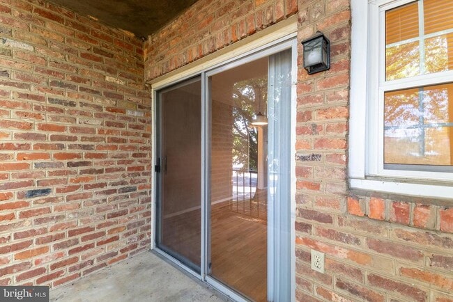 Building Photo - 2417 Barracks Pl