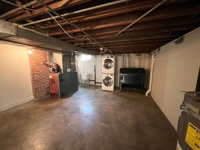 Building Photo - S0349