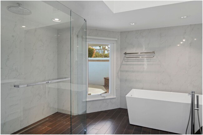 Building Photo - Single Level Golf Course Stunning Home Dana Point!