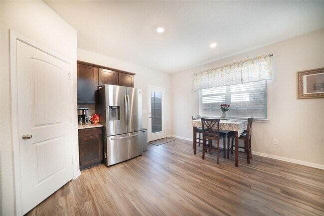 Building Photo - 1228 Vogel Dr