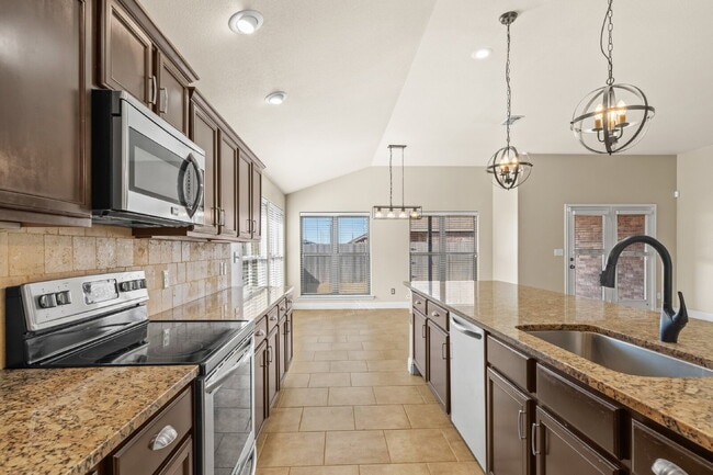 Building Photo - Beautiful 4/3/2 in Frenship ISD