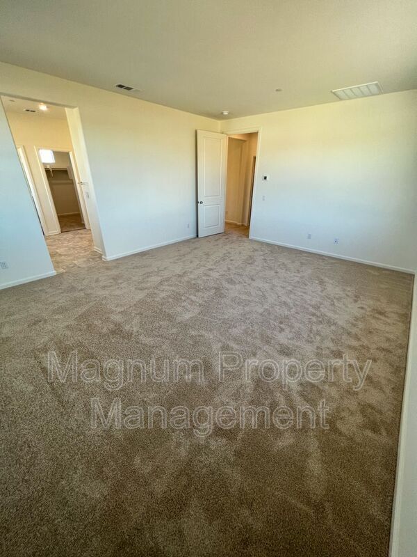 Building Photo - 31310 Reserve Dr