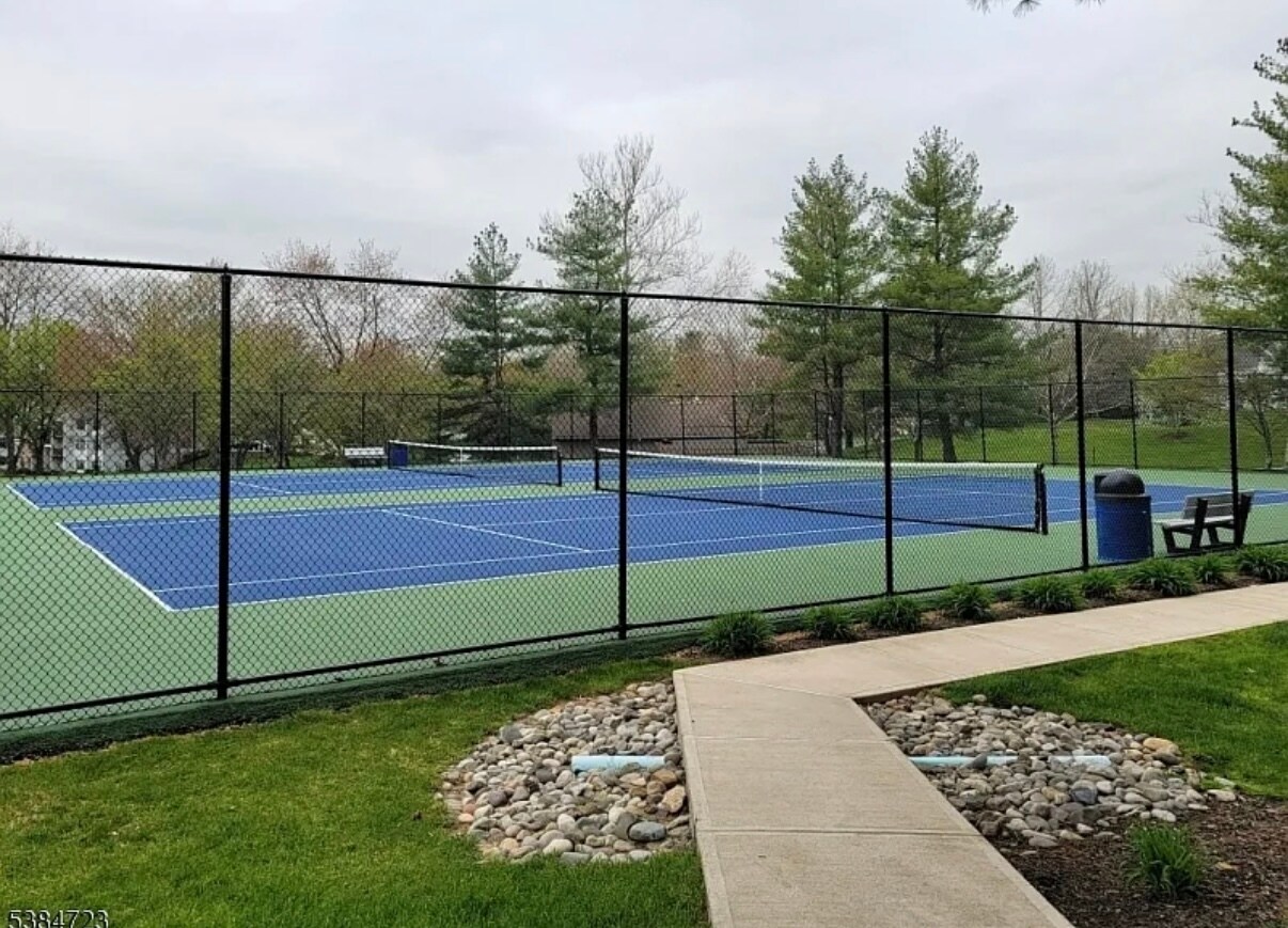 Building Photo - 127 Irving Pl