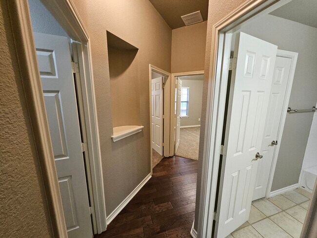 Building Photo - 11612 Wild Pear Ln