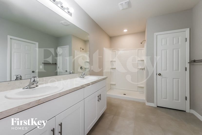 Building Photo - 27993 Arrowhead Cir
