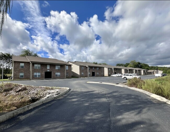 Building Photo - 3 Bedroom apartment in Maryville, TN!