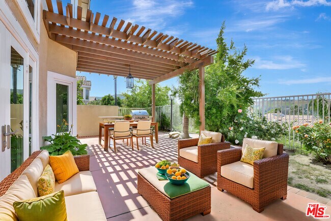 Building Photo - 24701 Cll Conejo