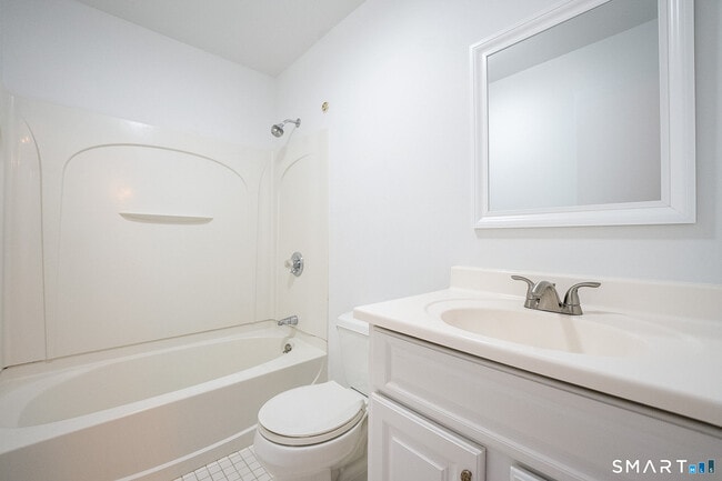 Building Photo - 38 Enid St