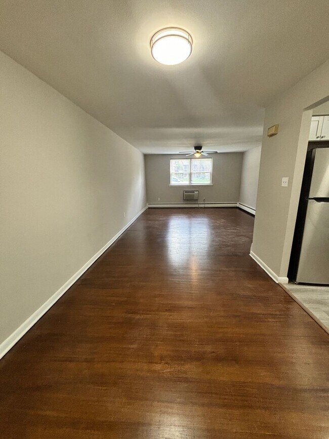 Building Photo - 127 Belmont Ave