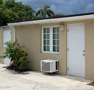private parking at your door - 2210 Thomas St