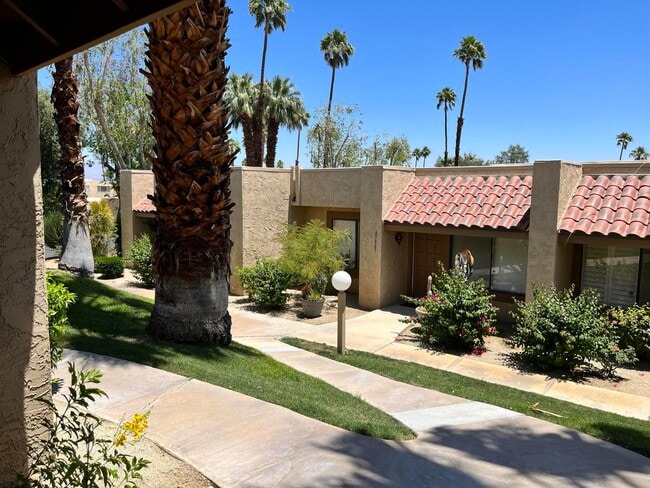 Building Photo - 47974 Oasis Ct