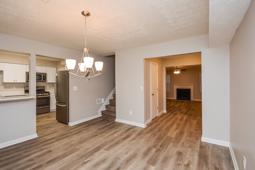 Building Photo - 5029 Brittany Dr