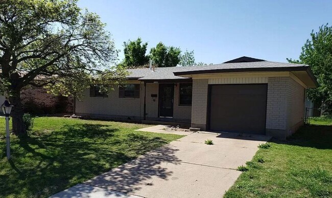 Primary Photo - 4051 SE Bedford Dr