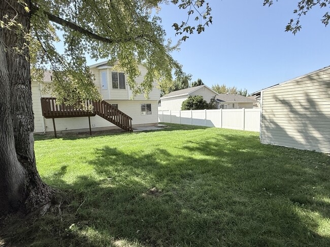 Building Photo - 2022 N 850 W