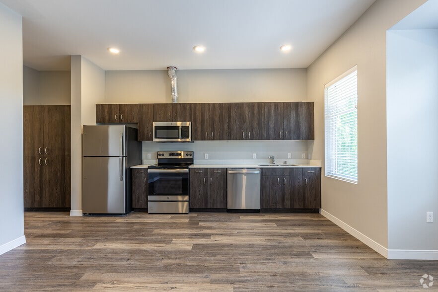 1BA, 1BA 790SF - 134th Street Lofts