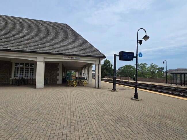 Building Photo - 1111 S Waukegan Rd
