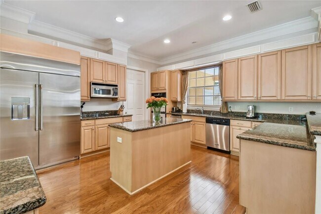 Building Photo - 17011 Candeleda De Avila