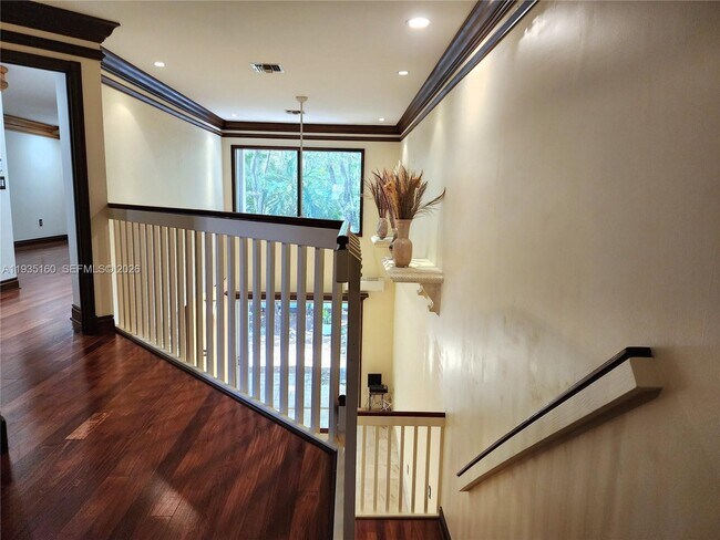 Building Photo - 21028 NE 34th Ct