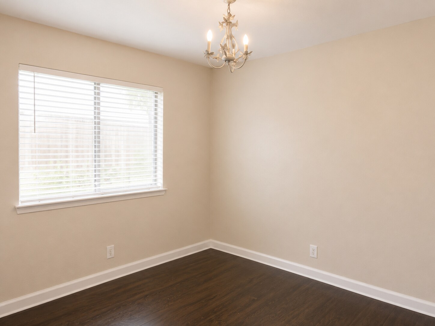Building Photo - 126 Hollyhill Ln