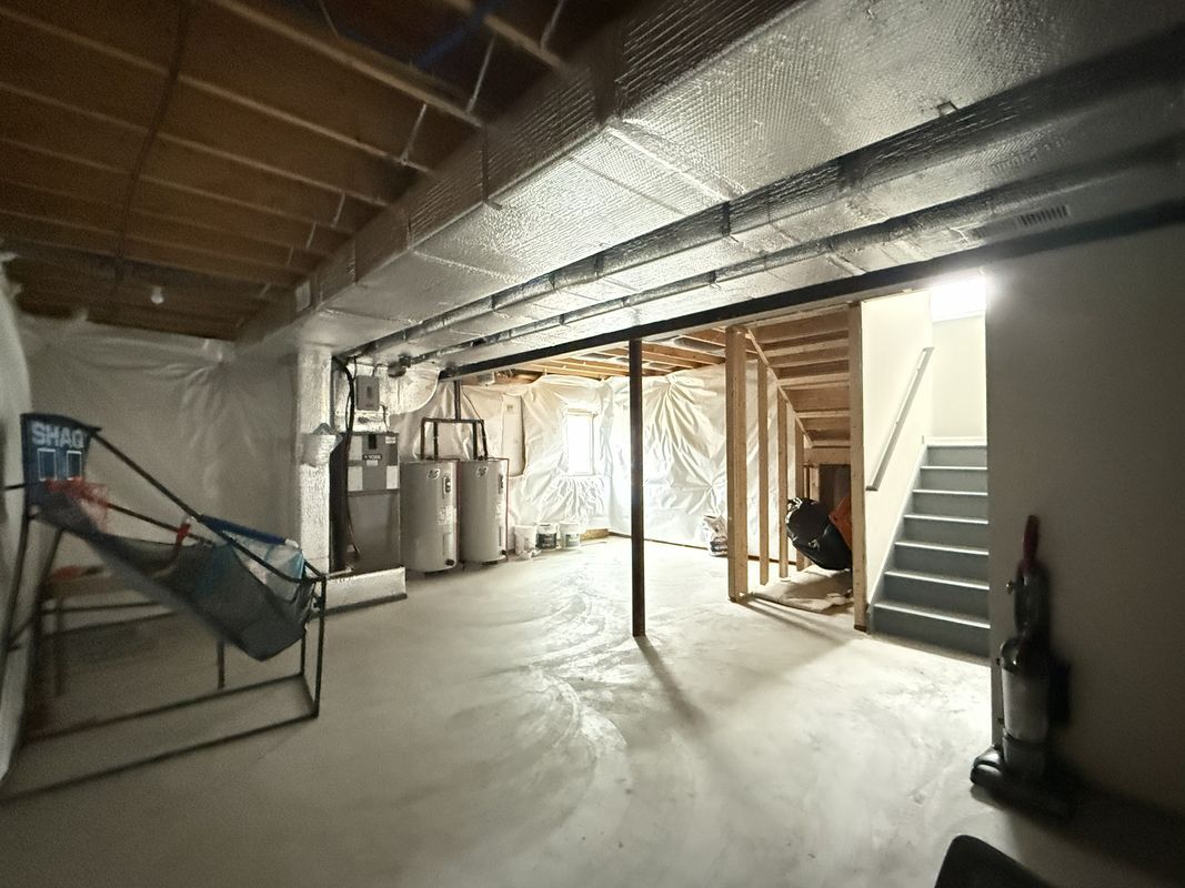 Building Photo - 584 Westlake Dr