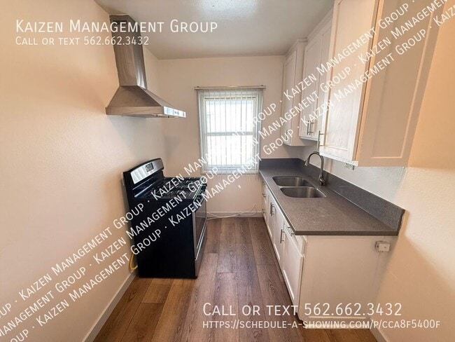 Building Photo - 600-602 S Fir Ave-6