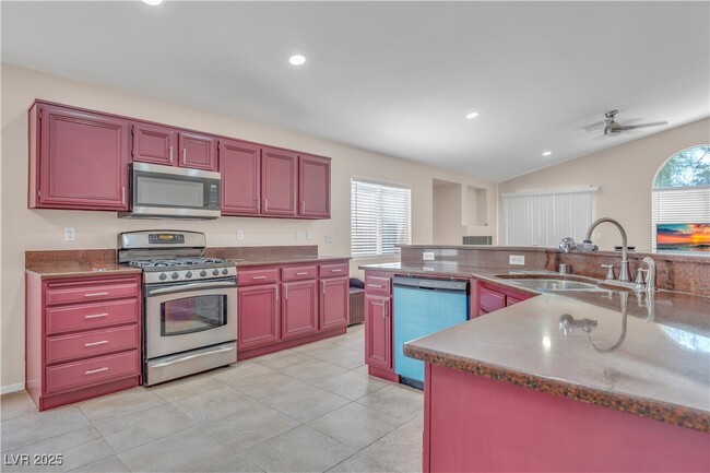 Building Photo - 3193 Castle Canyon Ave