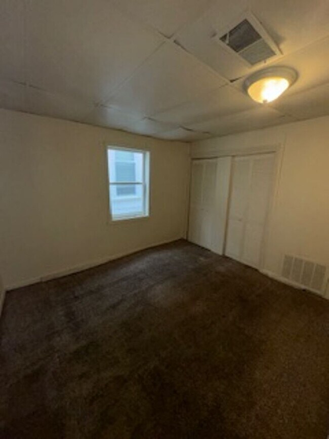 Building Photo - 2513 West Illinois Street, Evansville, Ind...