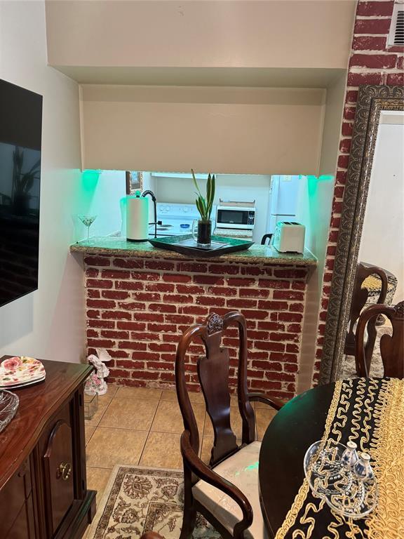 Building Photo - 5353 Richmond Ave.