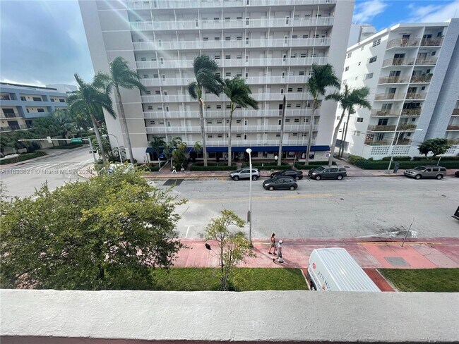 Building Photo - 1331 Lincoln Rd