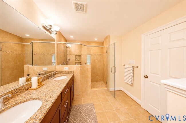 Building Photo - 5421 Hickory Ann Dr