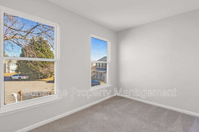 Building Photo - 4072 Peridot Dr