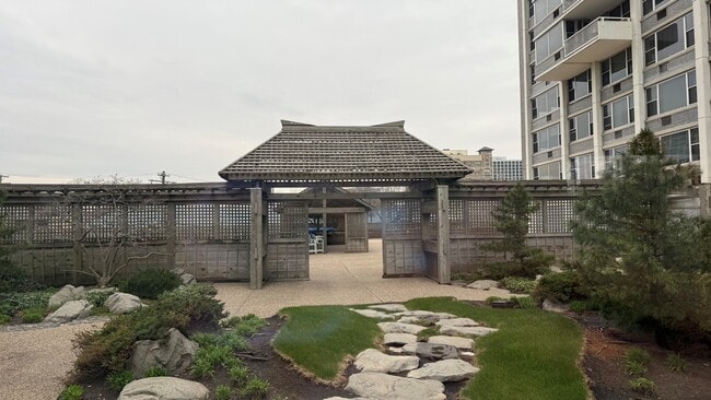 Building Photo - 4250 N Marine Dr