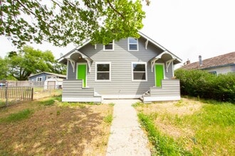 Building Photo - 202/204 South Anderson