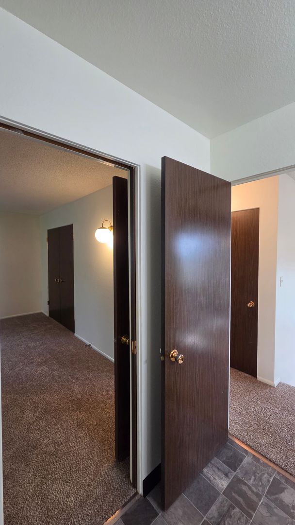 Building Photo - 411 Westview Dr