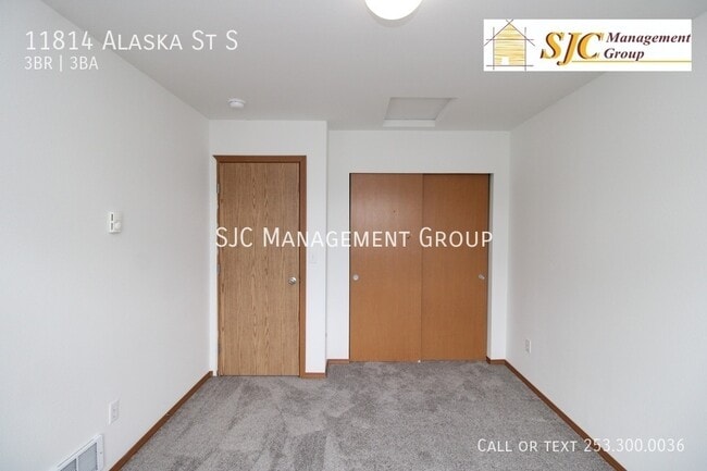 Building Photo - 11814 Alaska St S