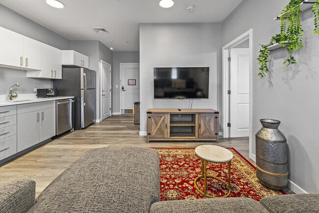 Building Photo - 95 Broadway-SI ID1240304P