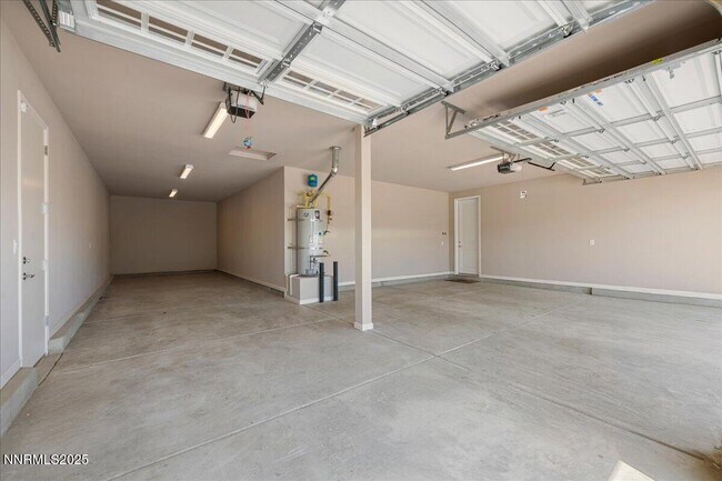 Building Photo - 2228 Butte Creek Dr