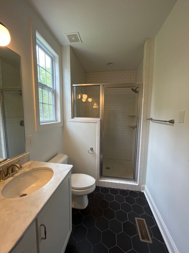 Building Photo - 3 Bedroom/ 2.5 Bath Home in Woodbine with Beautiful Screened in Porch and Fenced Yard.