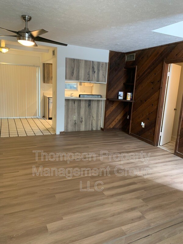 Building Photo - 1736 E Mulberry Dr