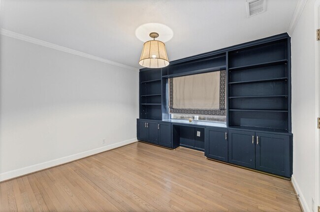 Building Photo - 6158 Burgoyne Rd