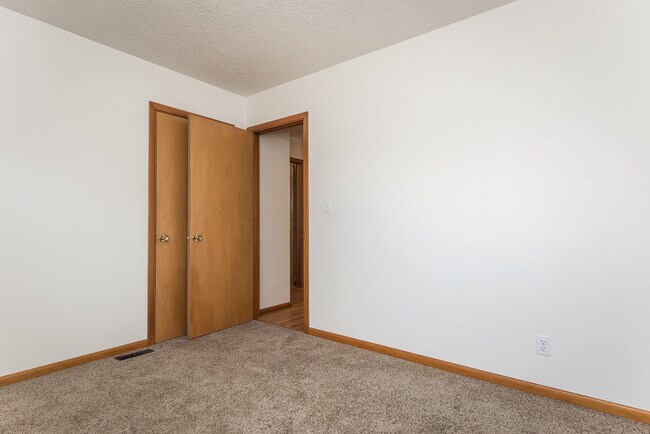 Building Photo - 3387 SE 10th Ave