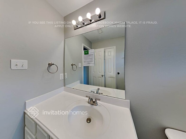 Building Photo - 3601 Pine Valley Dr