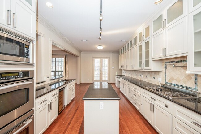 Building Photo - 3515 Durness Way