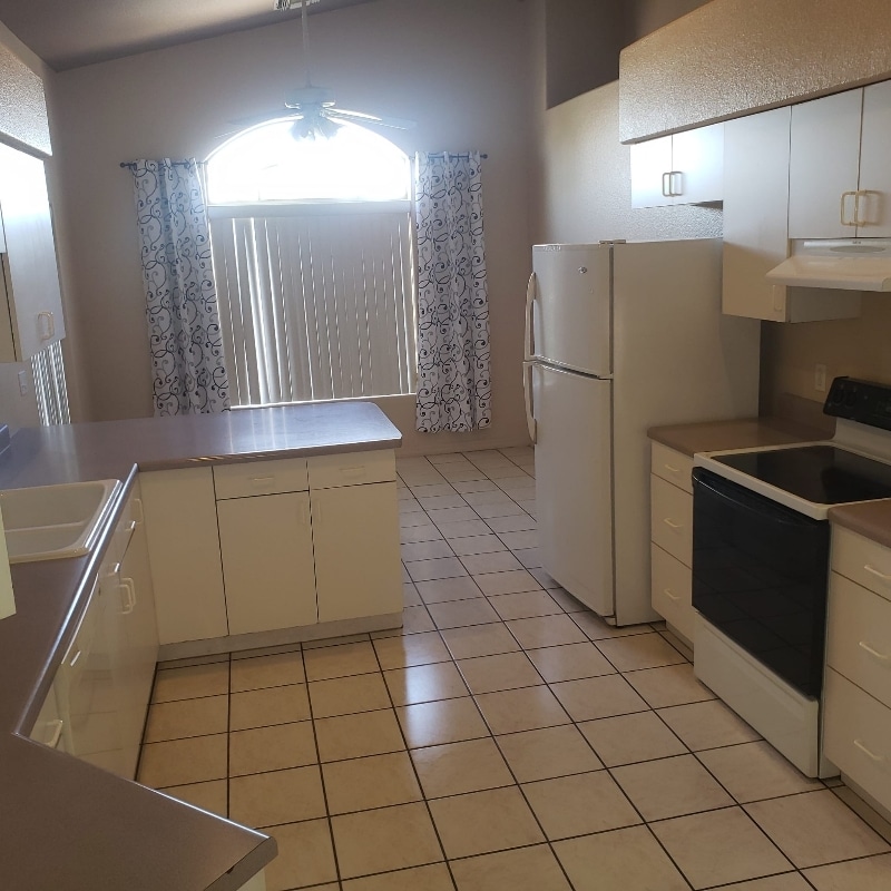 Building Photo - 14612 N Saguaro Blvd