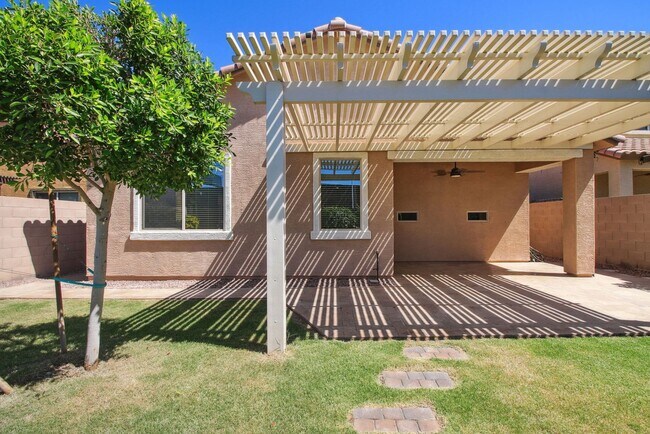 Building Photo - 4 Bedroom single family home in Phoenix