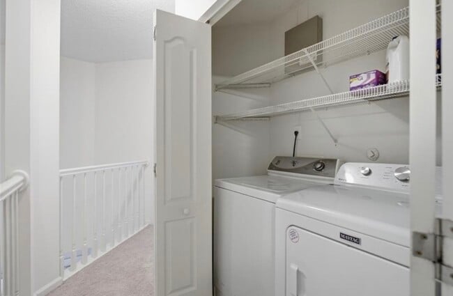 Building Photo - 682 Windbrook Cir