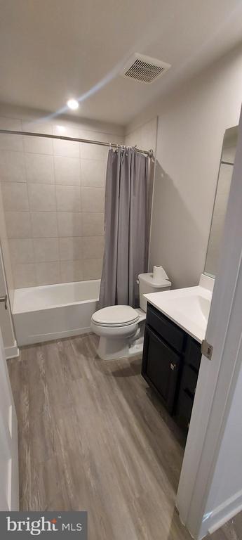 Building Photo - 5970 Fallfish Ct