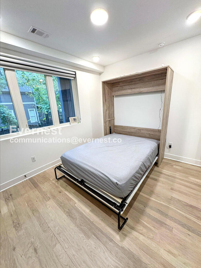 Building Photo - 2347 Hosea L Williams Dr NE