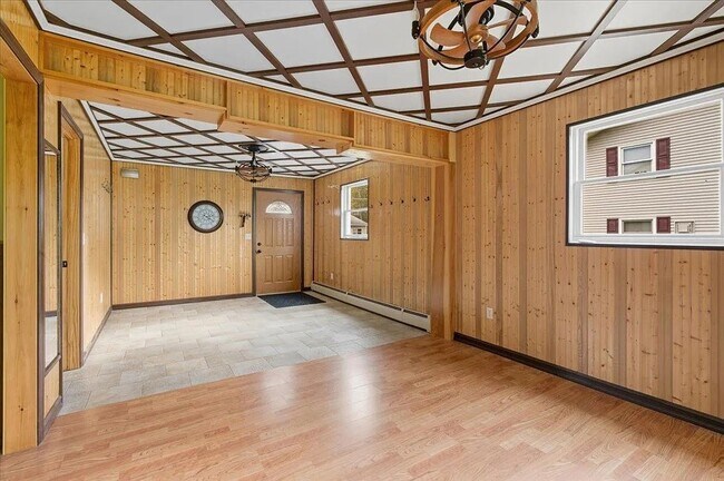 Building Photo - Beautifully Maintained Single-Family Home With Flexible, Multi-Area Layout